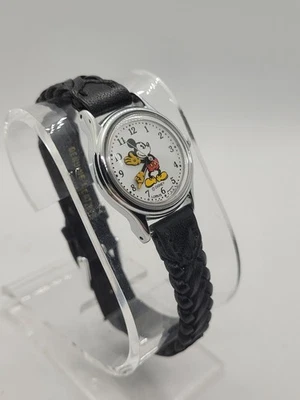 Vintage Lorus Disney Mickey Mouse quartz watch V515 series. - Image 1 of 4