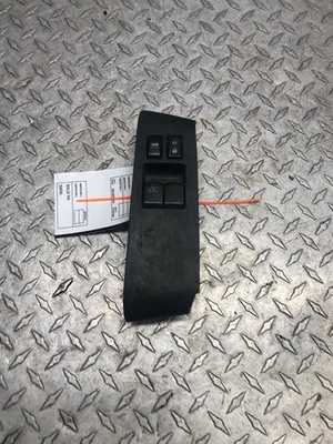 Interruptor puerta delantero NISSAN NV 3500 12 13 14 15 16 17 18 19 20 Foto 1 de 3