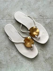Tory Burch Womens 9.5 Patos Gold Medallion Disk Leather Thong Sandals Ivory - Picture 1 of 10