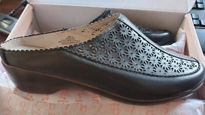 Genuine Leather Easy Spirit Women's Dusk Slip-ons Mules Black Size 8.5 W NEW - Picture 1 of 4