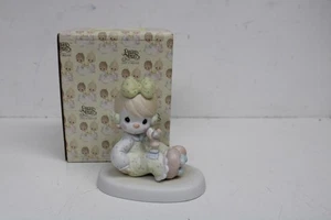 Figura de porcelana Precious Moments 520632 A Friend Is Someone Who Cares en caja - Imagen 1 de 10