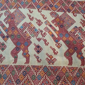 Stunning Antique Backstrap Loom Weaving w/ Colorful Animal Geometric Guatemala - Picture 1 of 15