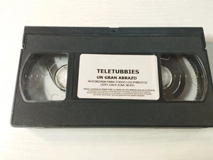 Teletubbies Un Gran Abrazo BBC - VHS Cinta Español Sin La Caja - Picture 1 of 2