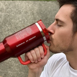 NEU Starbucks X Stanley 2023 Holiday Red 40 oz Tumbler Limited Edition Rare - Bild 1 von 3