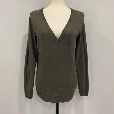 Suéter Preppy EDDIE BAUER M Y2K Verde Oliva Cuello en V Tejido Mezcla de Cachemira Foto 1 de 4