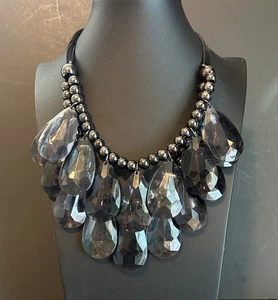 Collar Joan Rivers Gris Ahumado Facetado Lucita Cuelga Declaración Gunmetal Cuentas - Imagen 1 de 8