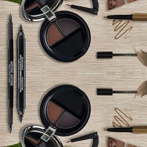 The Body Shop | EYE LINERS & BROW PRODUCTS | EYE DEFINER PENCILS - Picture 1 of 102