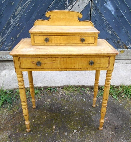 ANTIQUE 19th CENTURY MAINE SHERATON DRESSING TABLE IN ORIGINAL PAINT DECORATION Cover