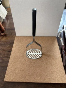 Black Handle Ekco Forge Potato Masher Stainless Steel Oval - Picture 1 of 4