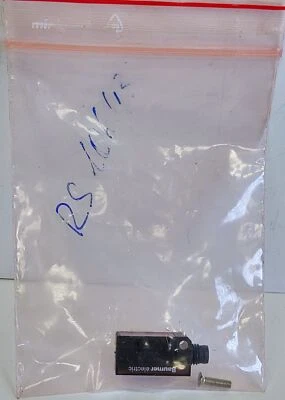 Baumer Electric FZDK 10P5101/S35A M433 Photoelectric Diffuse Sensor - Image 1 of 4