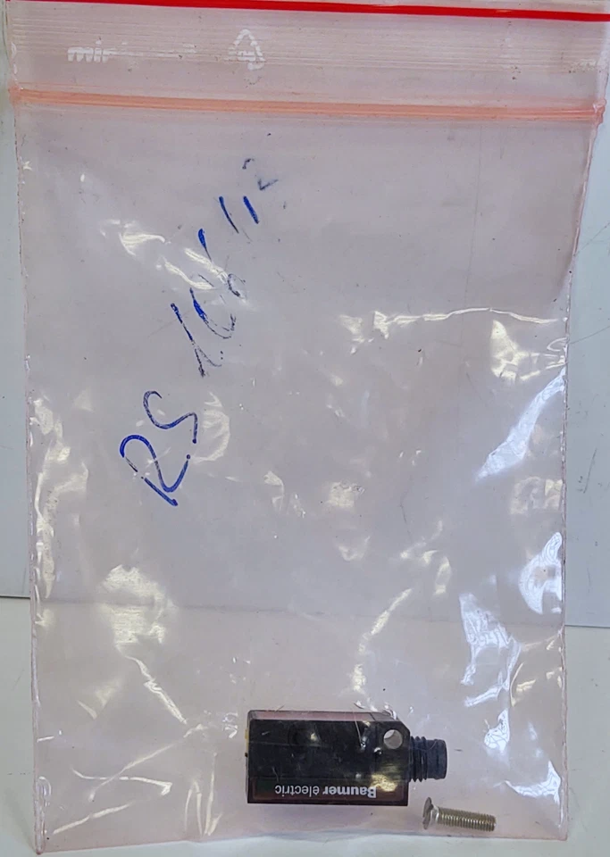 Baumer Electric FZDK 10P5101/S35A M433 Photoelectric Diffuse Sensor - Image 1 of 4