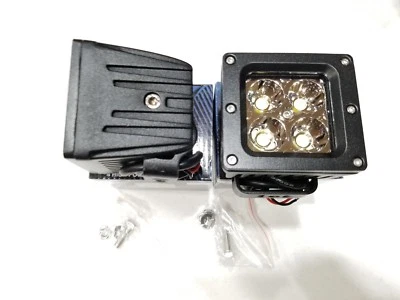 联合太平洋 4 LED 大功率“X2”越野灯套装带支架安装 — 第 1/4 张图片