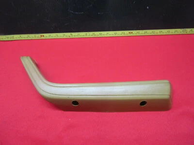 REPOSABRAZOS PUERTA INTERIOR DERECHO JEEP CHEROKEE XJ AND COMANCHE 1984-1996 Foto 1 de 4