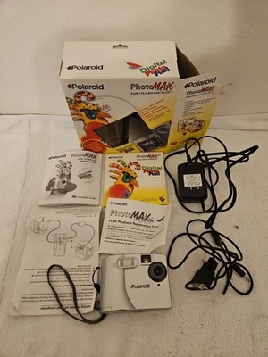 Polaroid PhotoMAX FUN Flash 640 0.4MP Digital Camera - Silver - Image 1 of 4