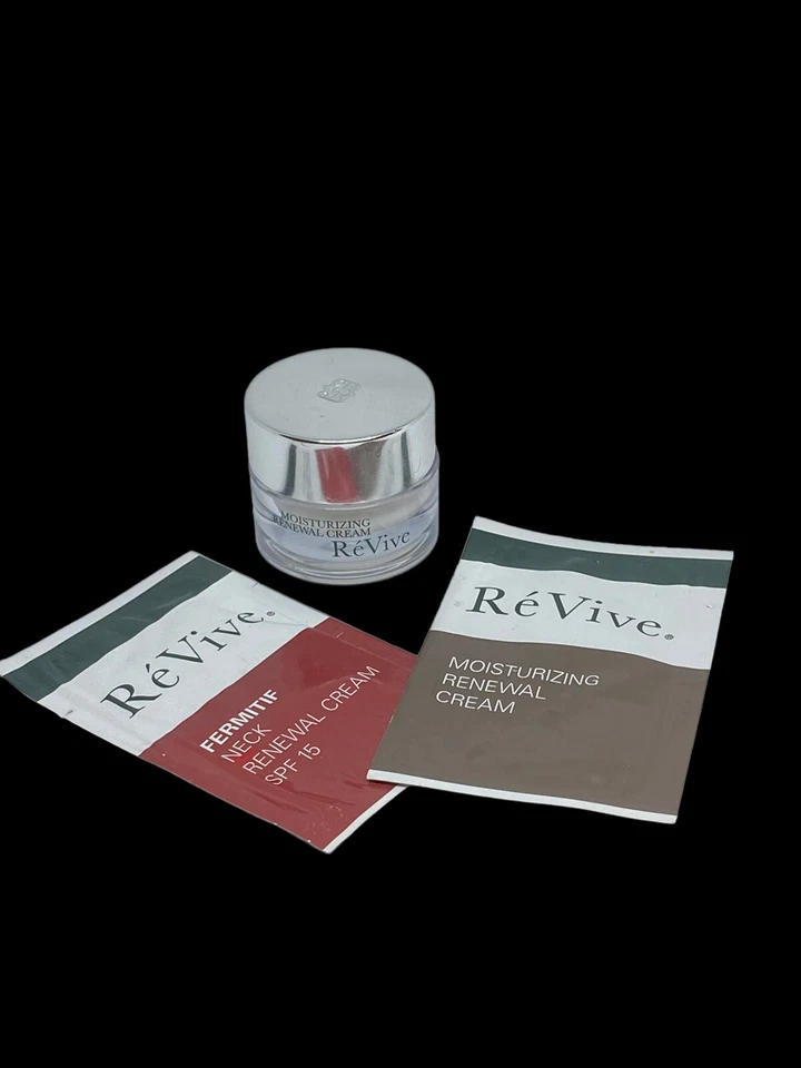 Crema de día hidratante de renovación ReVive 0,17 oz/5 ml + Lote de muestras RéVive • SELLADA Foto 1 de 4