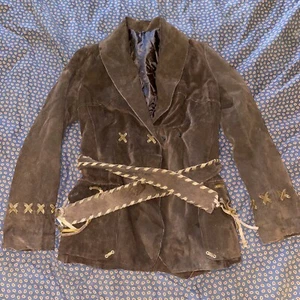Mujer Italiana Vintage Gamuza Abrigo Pesado Chaqueta Cinturón Hippie Occidental Talla 42 En Excelente Condición - Imagen 1 de 9