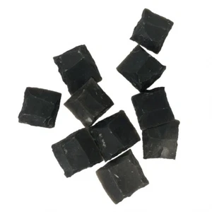 (2) 3/4" x 7/8" - WILL LORD BLACK ENGLISH MUSKET GUN FLINTS - Picture 1 of 4