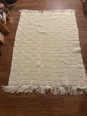 Alfombra Rachel Ashwell 5’ X 4’ Rectangular Tejida 50% Lana Crema/Blanco roto *LEER Foto 1 de 4