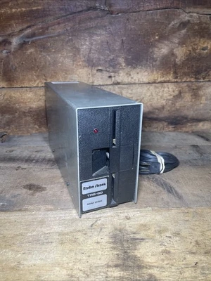 VINTAGE RADIO SHACK TRS80 SILVER COLOR COMPUTER  MINI DISK UNTESTED - Image 1 of 4