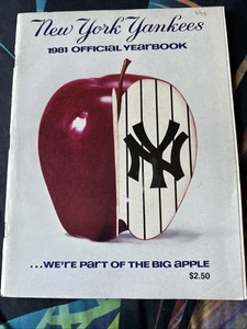 VINTAGE BASEBALL 1981 NEW YORK YANKEES OFFICIAL YEARBOOK - Picture 1 of 2