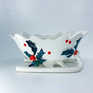 Plato/planta de caramelo/planta de acebo y bayas blanco trineo vintage década de 1960 Lefton Navidad - Imagen 1 de 11