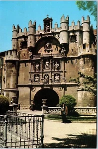 St. Mary's Arch, Burgos, Spain Postcard - Picture 1 of 2