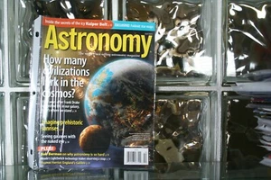 Astronomy Magazine - April 2010 - Seeing Galaxies With The Naked Eye - Imagen 1 de 1
