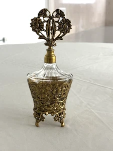 Bottiglia profumo vintage Ormolu ottone filigrana ornata Hollywood Regency alta 8" O2 - Foto 1 di 9
