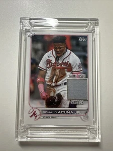 Ronald Acuña Jr. Topps Jersey Fusion Game Used Swatch Patch - Bild 1 von 2