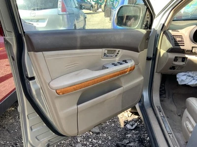 RX330     2005 Front Door Trim Panel 1384612 - Image 1 of 4