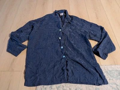 Top para mujer Judith Hart de seda con botones azul talla pequeña ropa intamita Foto 1 de 4