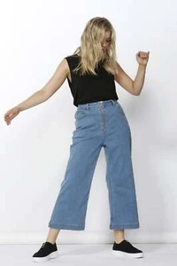 Betty Basics Drew Wide Crop Culotte Jean in Vintage Blue - Picture 1 of 9