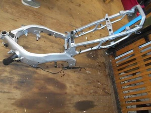 98 YAMAHA YZF600R YZF 600 R THUNDERCAT FRAME CLEAN CHASSIS STRAIGHT - Bild 1 von 6
