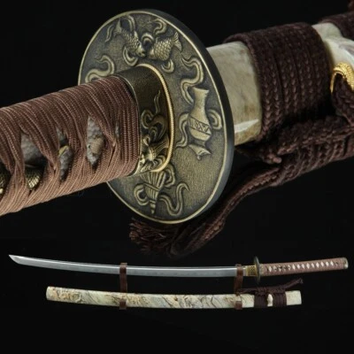 Katana clásica de cobre Damasco acero hecha a mano arcilla templada apagada con agua Foto 1 de 4