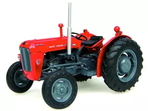 TRATTORE MASSEY FERGUSON 35X ROSSO 1/32 MODELLO PRESSOFUSO DI UNIVERSAL HOBBY UH2701 - Foto 1 di 5