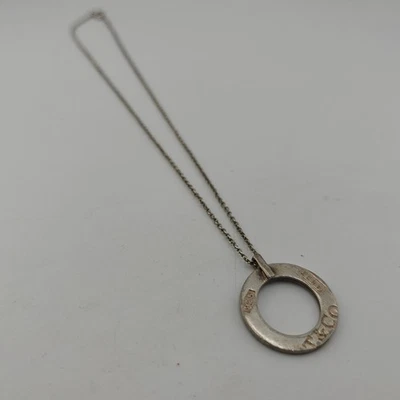 Ожерелье с круглой подвеской Tiffany & Co. 1837 серебро 925 пробы двухцветное 9 дюймов - Изображение 1 из 4