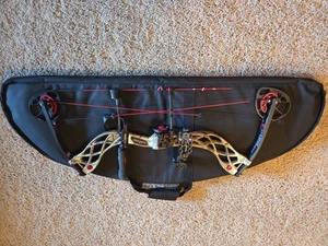 Bowtech Carbon Knight Compund Bow - Picture 1 of 8