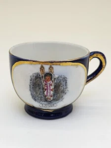 Mini taza de té de porcelana solamente - Imagen 1 de 3
