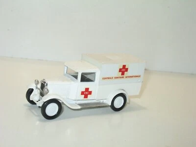 SOLIDO, Citroen C4F Ambulancia Militar Internacional Blanco Foto 1 de 3