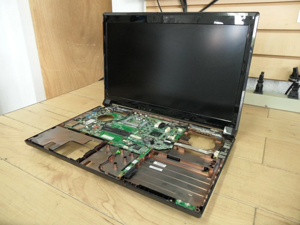 System 76 P151HM1 Parts Laptop Did Not Power On - See Pictures - Image 1 of 4