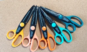 Lot 5 Paper Edgers Decorative Edge Scissors FISKARS - Picture 1 of 3