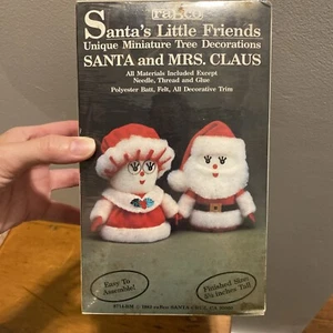 De colección 1982 RaBco Santa’s Little Helper Friends Santa & Mrs. Claus Árbol Decoraciones - Imagen 1 de 12