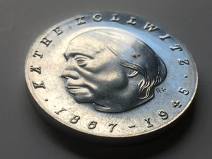 einseitige PROBE ALU Abschlag 10 Mark DDR 1967 Käthe Kollwitz Aluminium J 1519 - Picture 1 of 8
