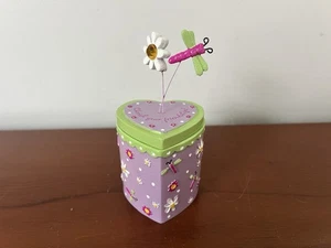 Claire’s Schmuckschatulle 2004 #4 lila Cherish Your Friendships Gänseblümchen Libelle - Bild 1 von 4