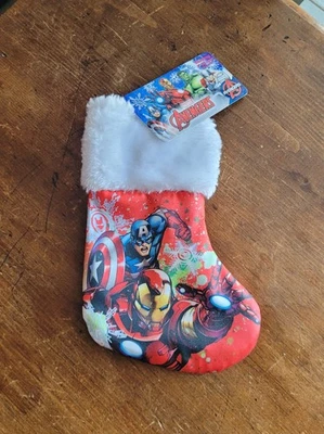 Medias de Navidad Marvel Avengers (8′′) brazalete de peluche regalo navideño héroes Foto 1 de 4