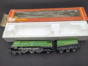 Hornby Railways R374 Battle of Britain Spitfire Southern Green Boxed nr mint - Picture 1 of 13