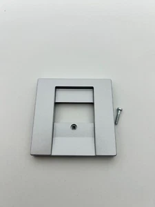 Busch-Jaeger 1766-83 Linear Solo Future Abdeckung TAE USB Telefondose alu silber - Bild 1 von 1