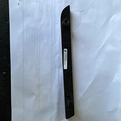 2021-2023 TOYOTA SIENNA REAR LEFT DRIVER SIDE REFLECTOR OEM 179594 - Image 1 of 4