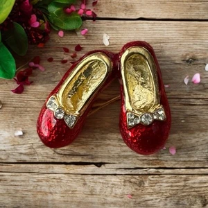 Vintage Ruby Slippers Brooch Red Enamel Gold Tone Wizard of Oz Style Rhinestones - Picture 1 of 6