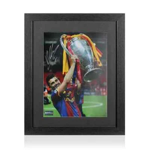 David Villa Signed FC Barcelona Photo Black Wooden Frame UEFA Champions League - Picture 1 of 5